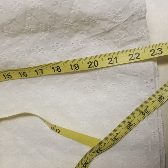 Textile Elizabeth James Eyelet Peplum White Top size 2x NWOT - Picture 7 of 11